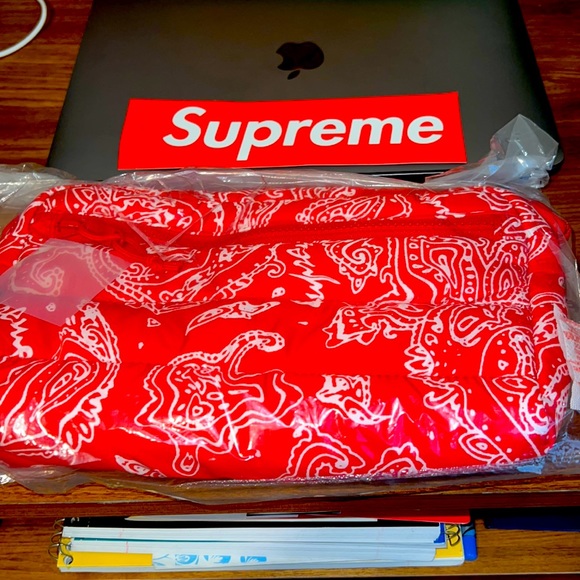 Brand new Supreme puffer side bag - Picture 2 of 3